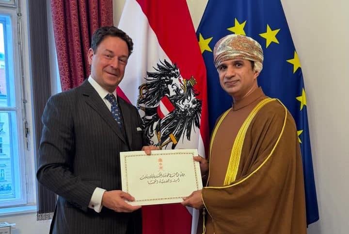 النمسا: سفير سلطنة عمان يقدم نسخة من أوراق اعتماده
