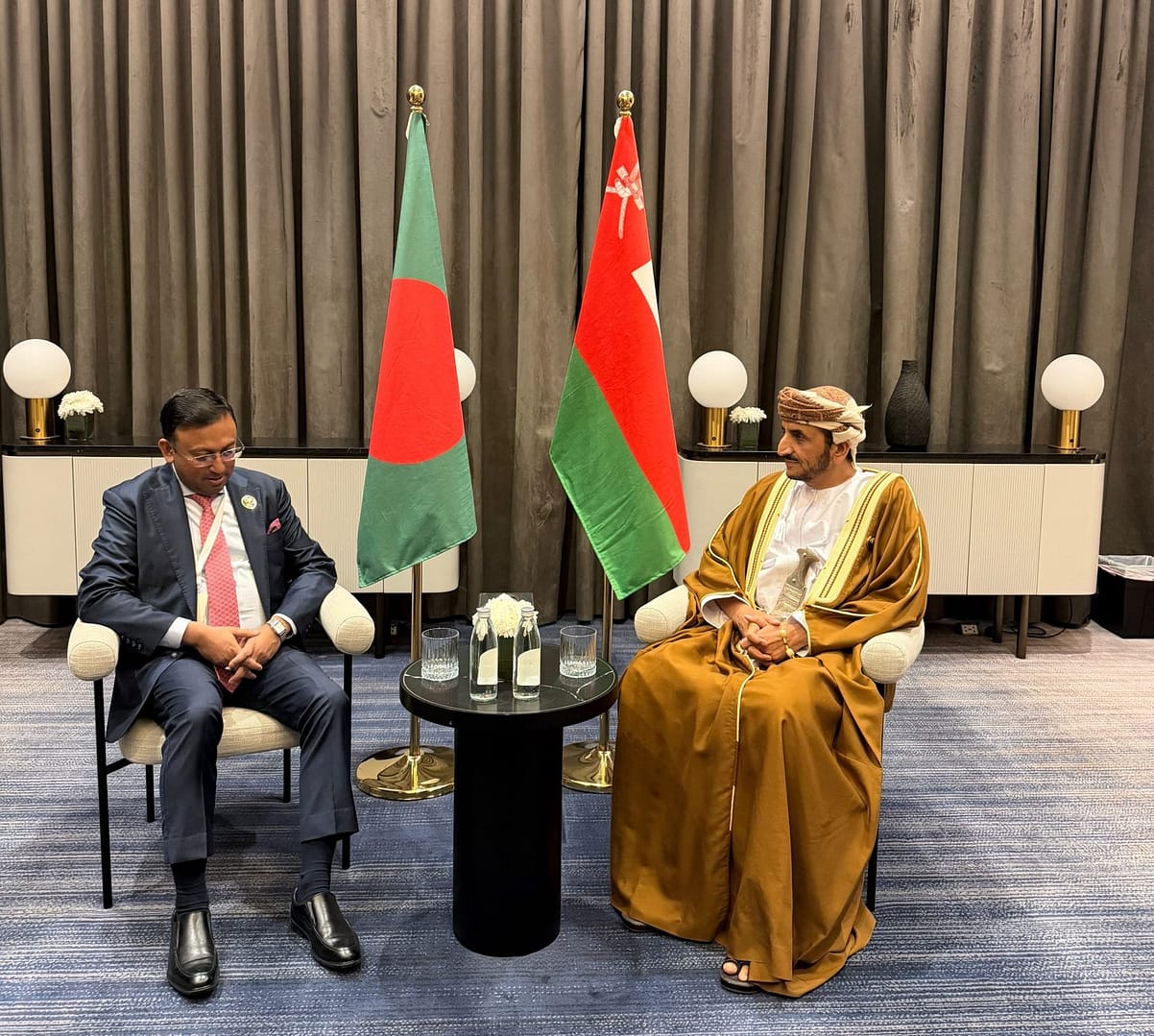 Political Undersecretary holds bilateral talks on the sidelines of OIC meetings