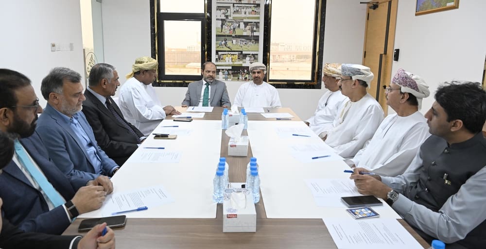 جمعية الصداقة العُمانية الباكستانية تعقد اجتماعها الأول