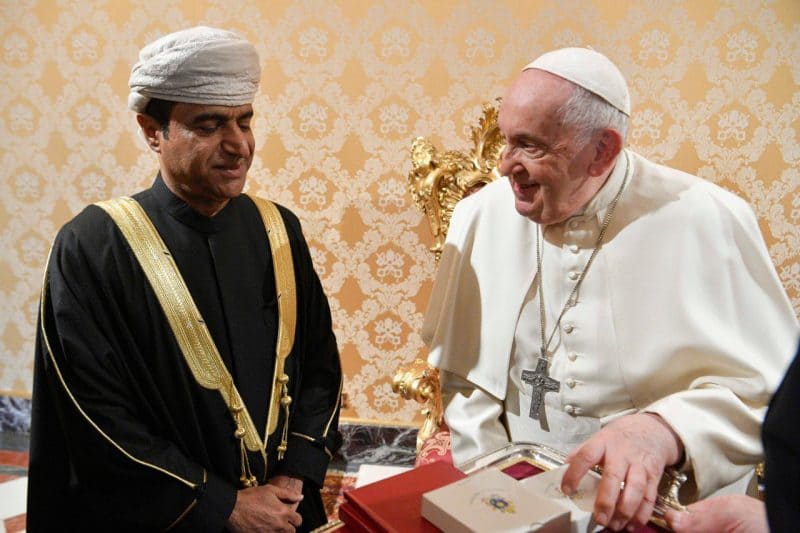 His Excellency Ambassador Mahmoud bin Hamad Al Hasani, Ambassador of the Sultanate of Oman to the Swiss Confederation, presented his credentials to His Holiness Pope Francis, Head of State of the Vatican City, as Ambassador Extraordinary and Non-Resident Plenipotentiary to the Vatican.