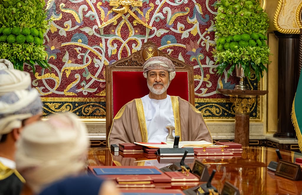 جلالةُ السُّلطان المُعظّم يتفضّلُ فيترأّسُ اجتماع مجلس الوزراء بصلالة