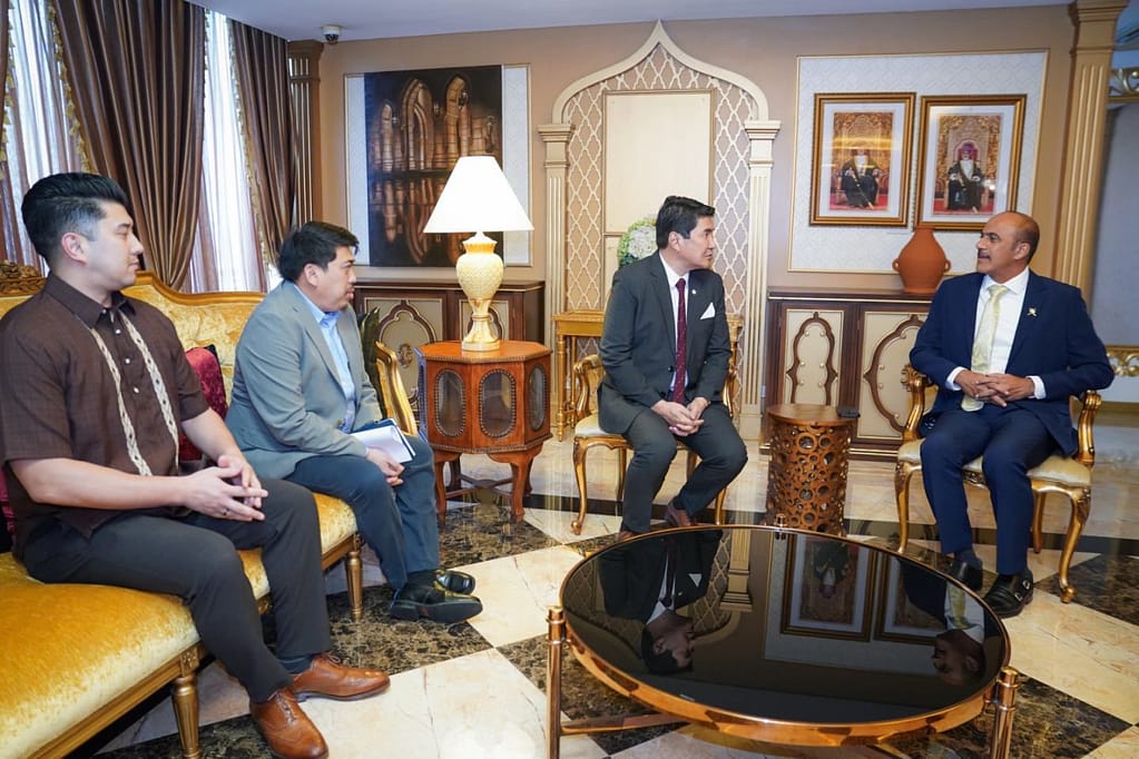 Philippines: Ambassador receives Senator