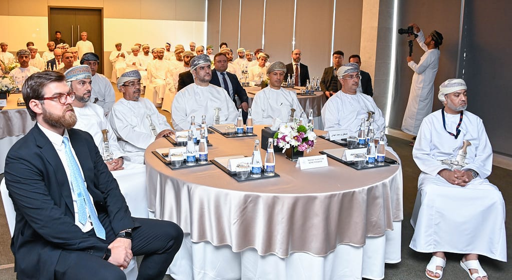 اتفاقية تعاون لتدريب الشباب العماني في مجال تصنيع توربينات الرياح