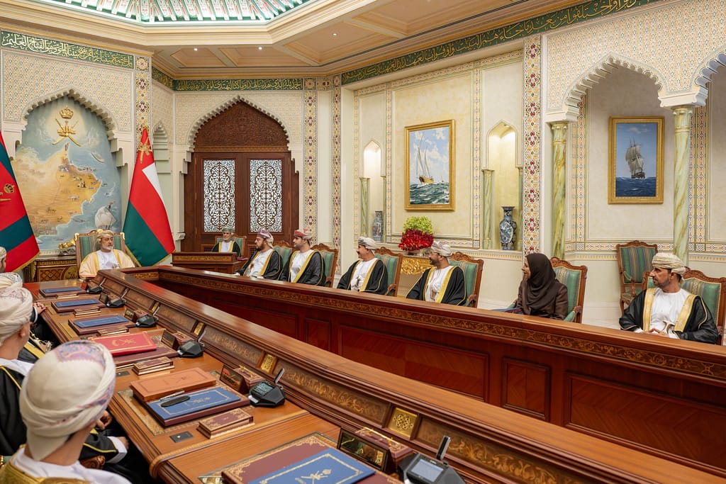 جلالةُ السُّلطان يتفضل فيترأس اجتماع مجلس الوزراء