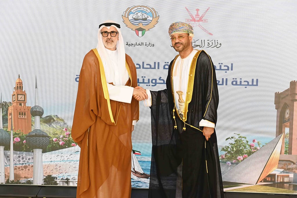 Minister discuss enhancing cooperation with Kuwaiti counterpart