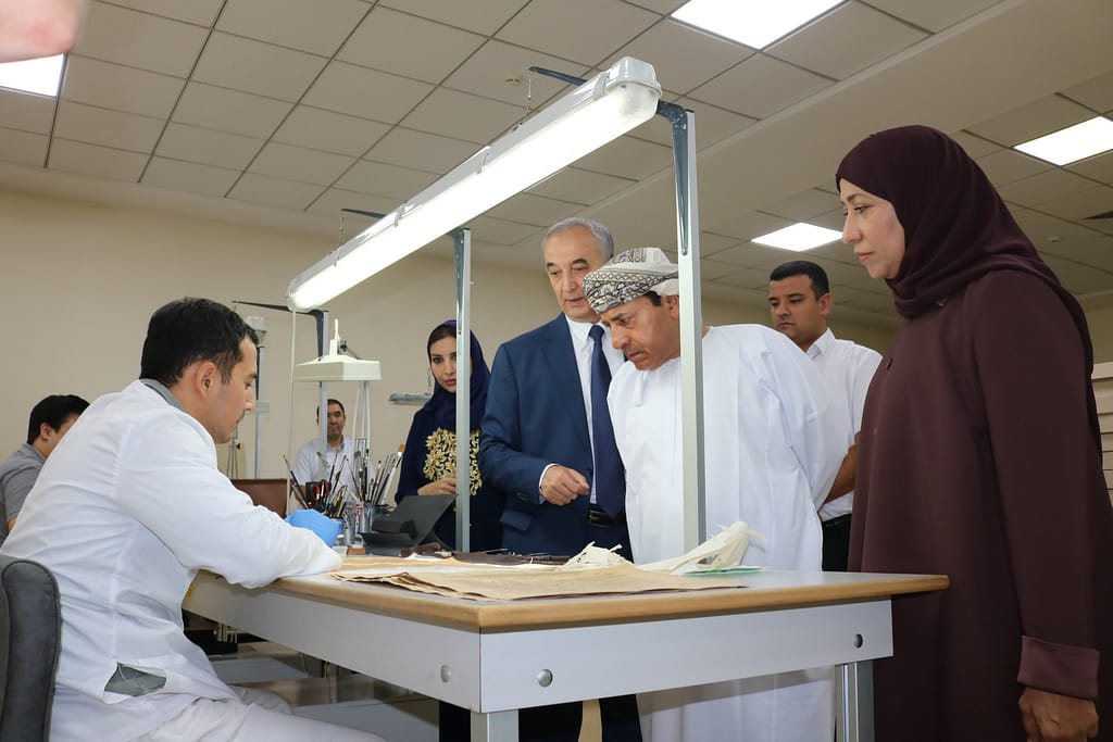 أوزبكستان: وفد من سلطنة عُمان يبحث آفاق التعاون الوثائقي والعلمي