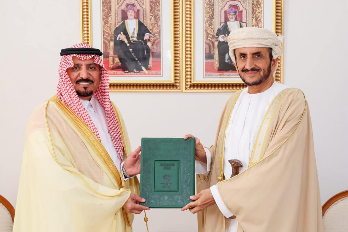 His Majesty receives a letter from his brother, Custodian of the Two Holy Mosques