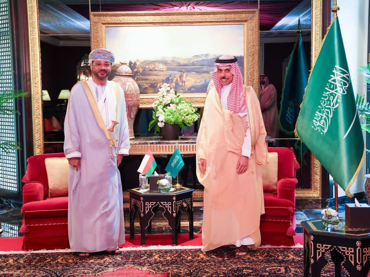 سلطنة عُمان والسعودية تؤكدان على متانة العلاقات الأخويّة الراسخة وأهمية مواصلة العمل المشترك.