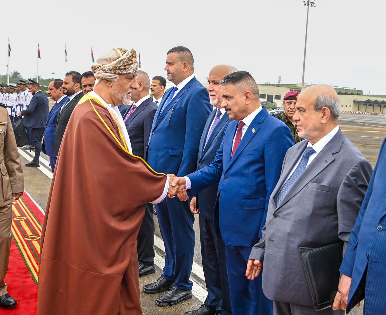رئيسُ الوزراء العراقي يغادر البلاد