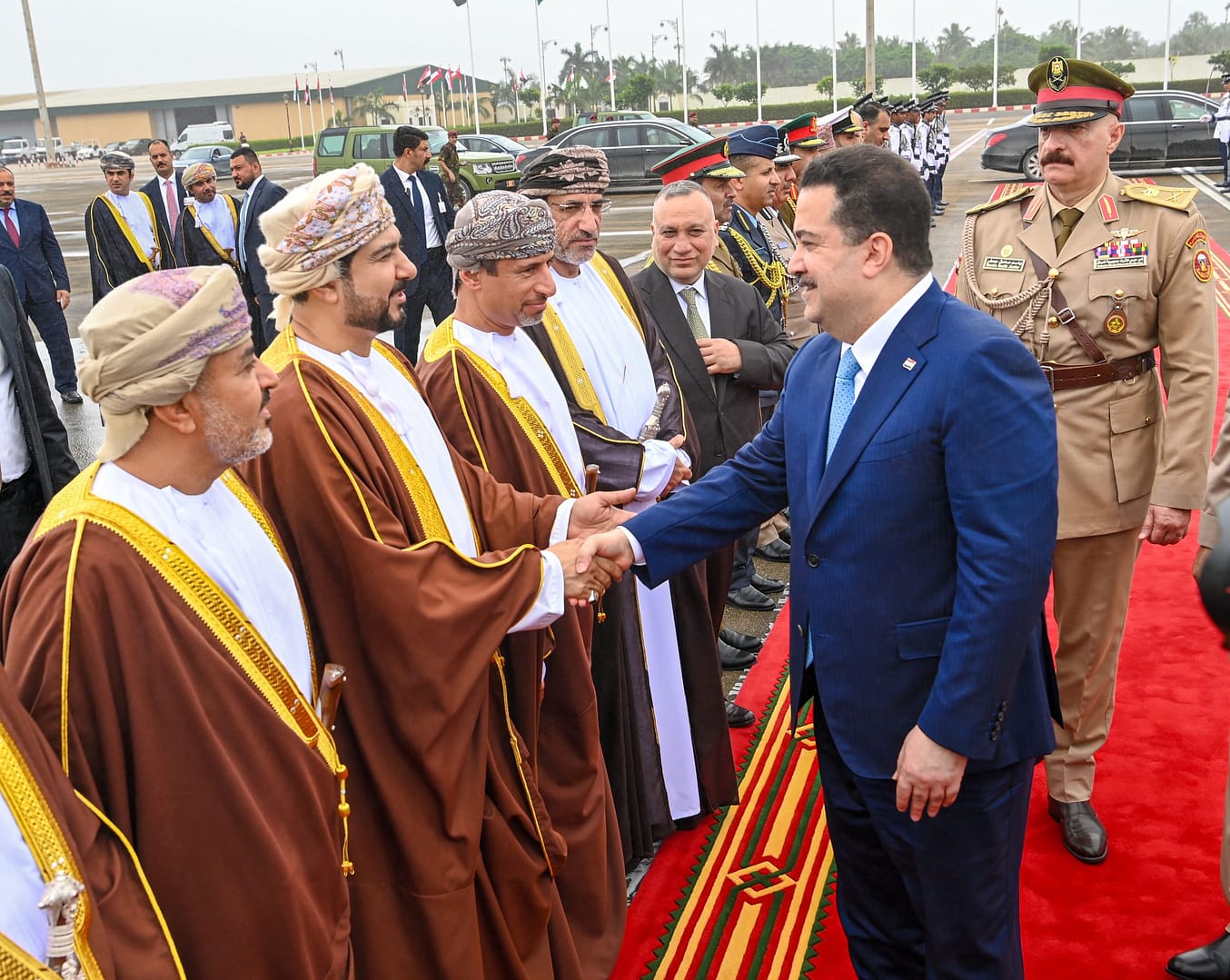 رئيسُ الوزراء العراقي يغادر البلاد