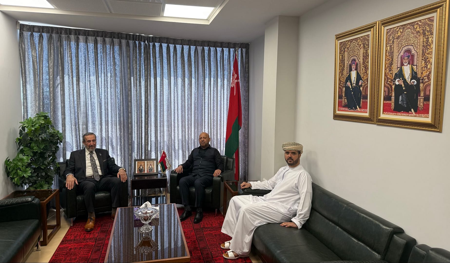 Oman Meets with Palestinian Justice Minister