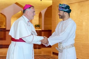 معالي السيد وزير الخارجية يستقبل سفير الفاتيكان المعتمد لدى سلطنة عمان.