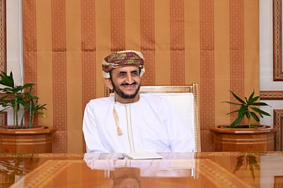 سعادة الشيخ خليفة الحارثي يلتقي في مسقط بعدد من طلبة جامعة ستانفورد الأمريكية