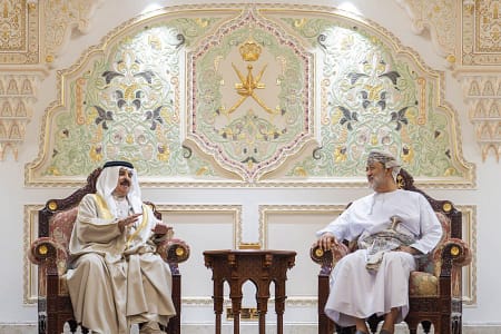 His Majesty holds cordial meeting with King Hamad of Bahrain in Salalah