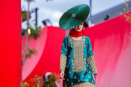 Japan: Oman presents a fashion show at its pavilion in Expo 2025