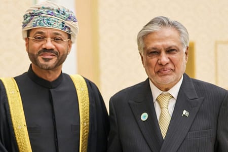Minister meets Pakistani counterpart in Turkmenistan