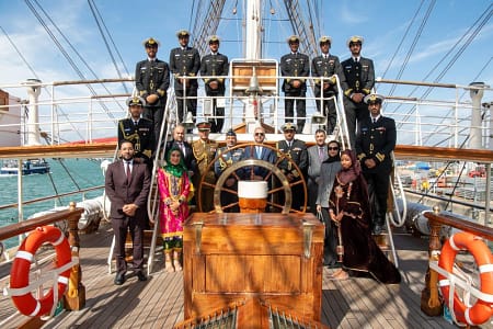 UK: Shabab Oman II receives senior officials at Portsmouth Port