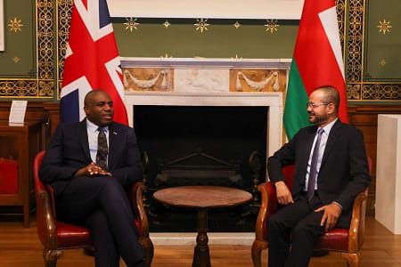 Minister meets UK Foreign Secretary