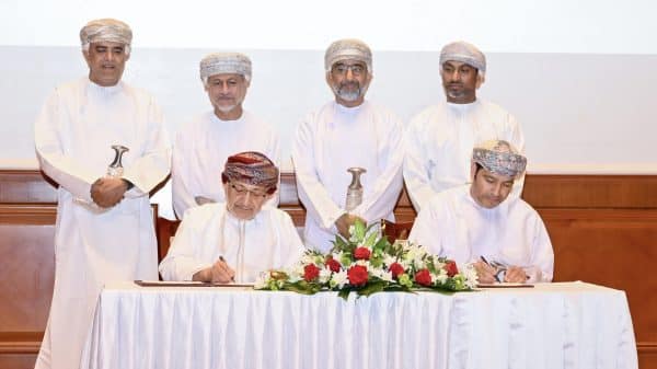 وزير التراث والسياحة يوقع اتفاقية إنشاء متحف عمان البحري