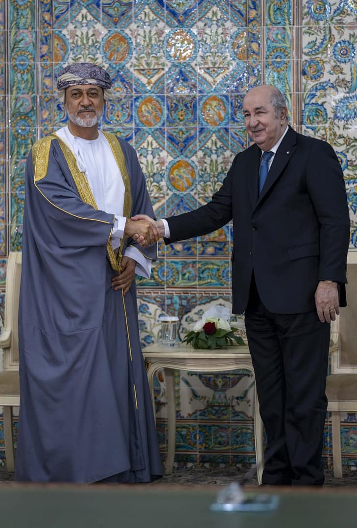 جلالةُ السُّلطان المعظّم والرئيسُ الجزائري يعقدان لقاءً ثُنائيًّا وجلسة مباحثات رسميّة