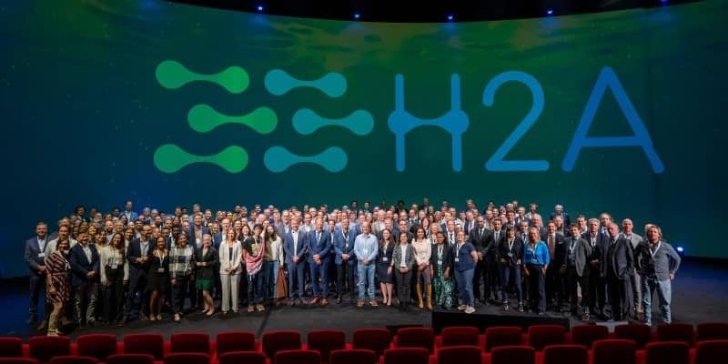 Oman reviews at green hydrogen symposium in the Netherlands