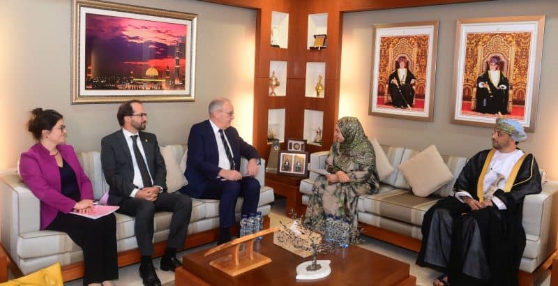 سلطنة عُمان وسويسرا تبحثان تعزيز مجالات التعاون الاقتصادي والتجاري والعلمي