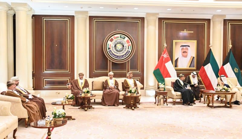 سمو السّيد فهد يصل الكويت لترؤس وفد سلطنة عُمان في مؤتمر القمة الخليجية الـ 45