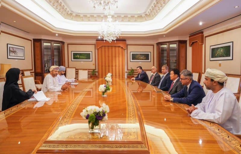 وزير الخارجية يلتقي بعدد من القناصل الفخريين المُعتمدين والمُعينين
