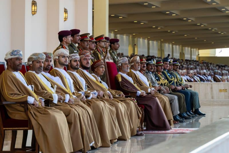 جلالةُ السُّلطان المعظّم يشملُ برعايته العرض العسكريّ بمعسكر الصّمود