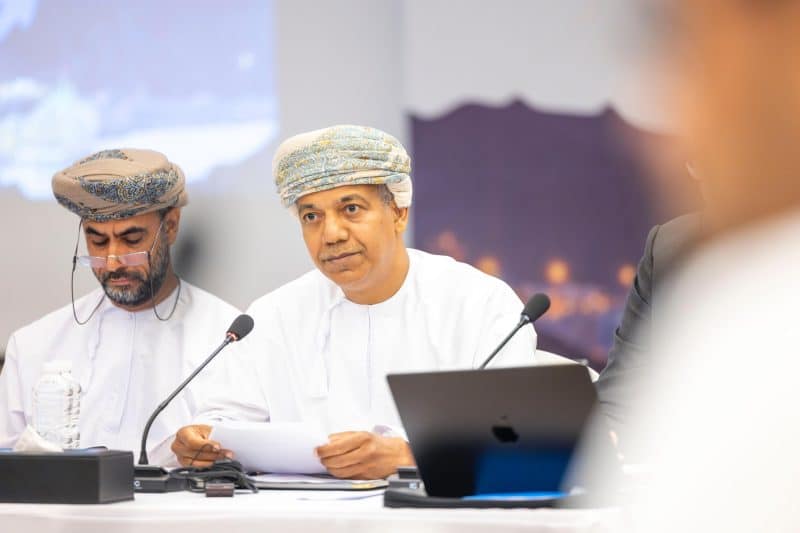 عُمان تستعرض دبلوماسيتها الاقتصادية في الطاولة المستديرة الـ13