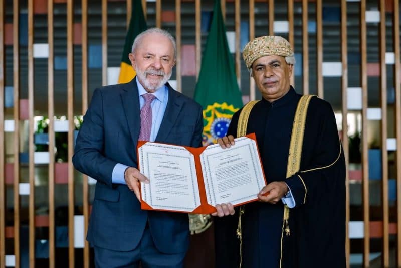 الرئيس البرازيلي يتسلم أوراق اعتماد سفير سلطنة عمان