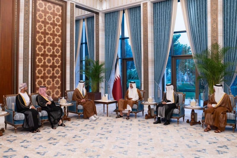 أمير قطر يستقبل وزير الخارجية