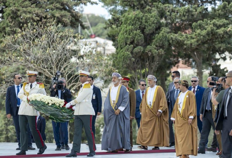 ورافق جلالةَ السُّلطان المعظم خلال الزيارة الوفد الرّسميّ المرافق لجلالتِه.