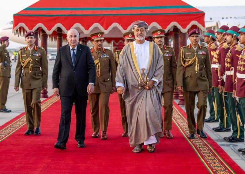 جلالة السلطان هيثم مستقبلاً فخامة الرئيس الجزائري عبد المجيد تبون
