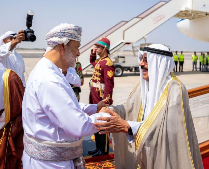 Emir Kuwait greeted by HisMajesty
