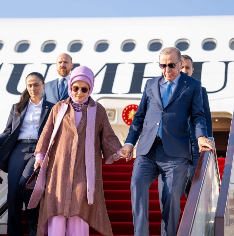 الرئيس التركي يصل إلى سلطنة عُمان