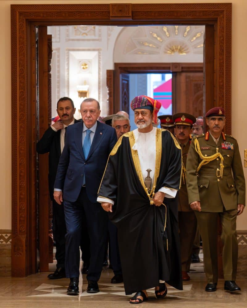 جلالةُ السُّلطان المعظّم والرئيس التركي يعقدان جلسة مباحثات