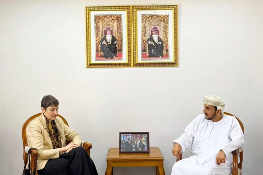 وكيل الوزارة للشؤون السياسية يستقبل مسؤولة بشركة شل العالمية