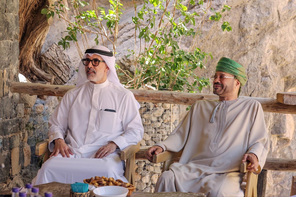 Minister and Kuwaiti counterpart visits tourists sites