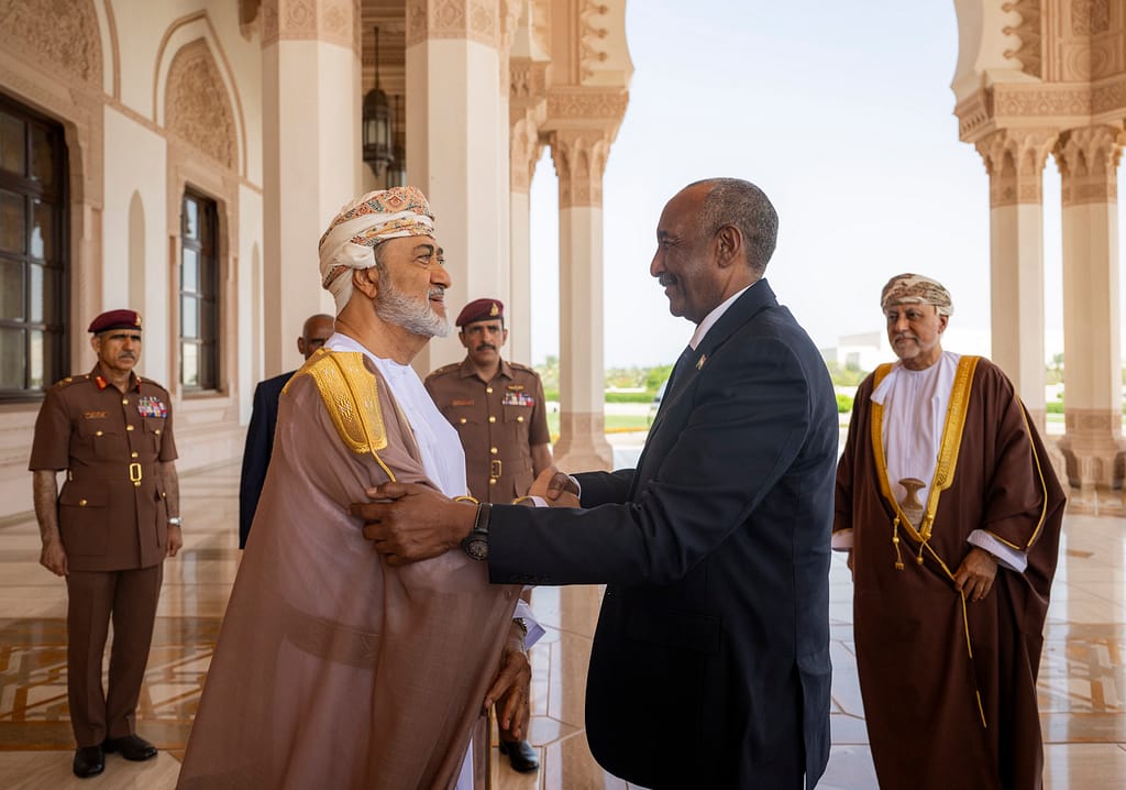 جلالة السلطان المعظم يستقبل رئيس مجلس السيادة بجمهورية السودان