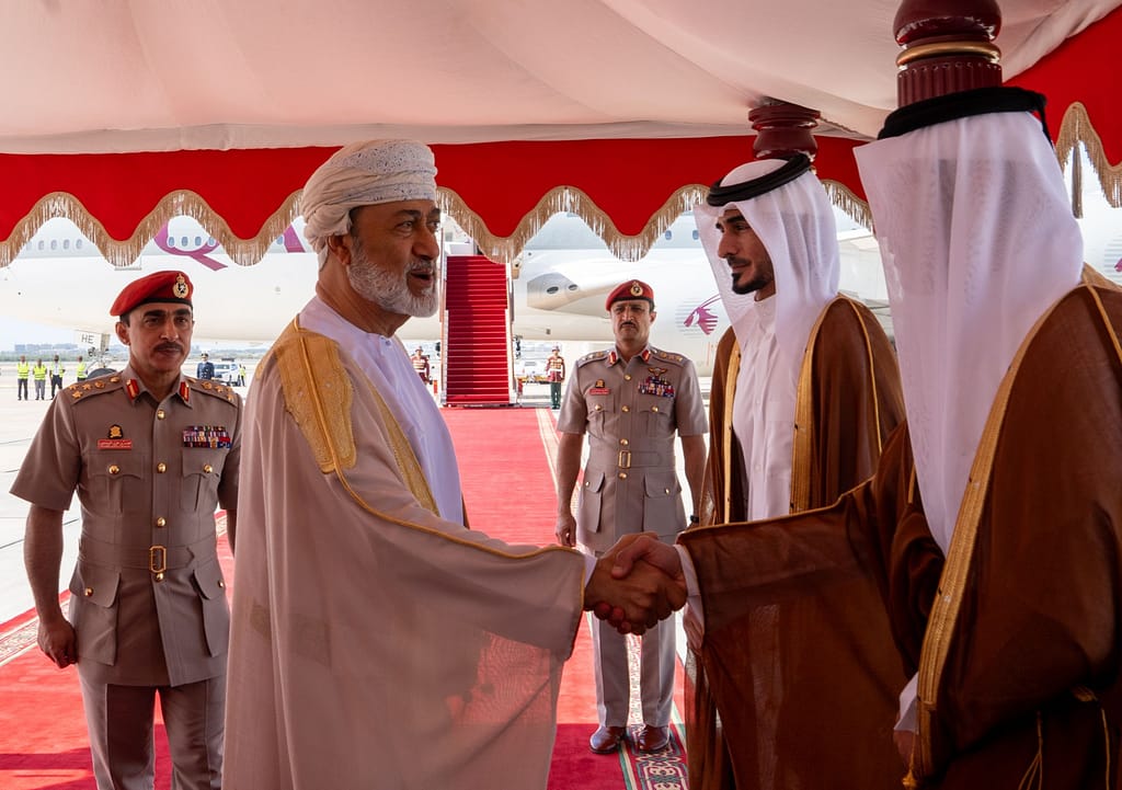 Emir of Qatar arrives in Oman on Private Fraternal Visit