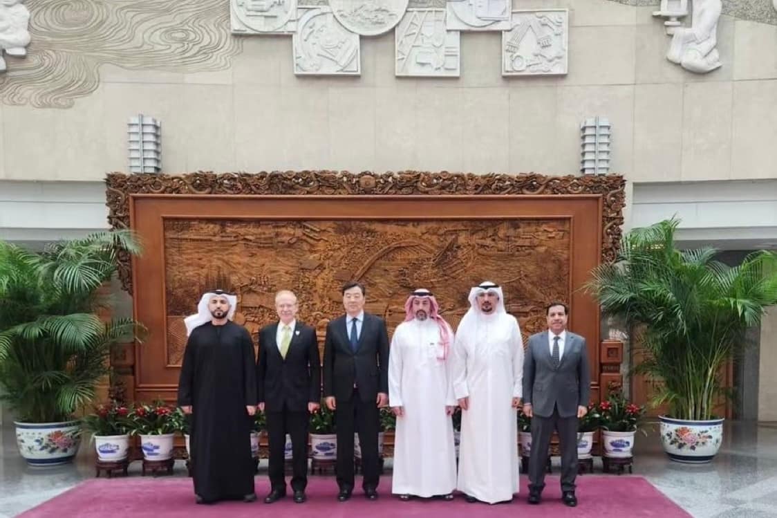 Beijing: The Embassy of the Sultanate of Oman participates in a meeting with the Chinese Special Envoy to the Middle East.