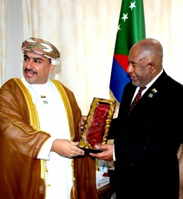 جمهورية القمر المتحدة: الرئيس يلتقي سفير سلطنة عمان