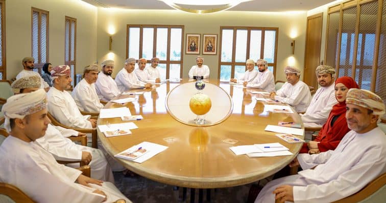 Minister underlines national role of media in Oman