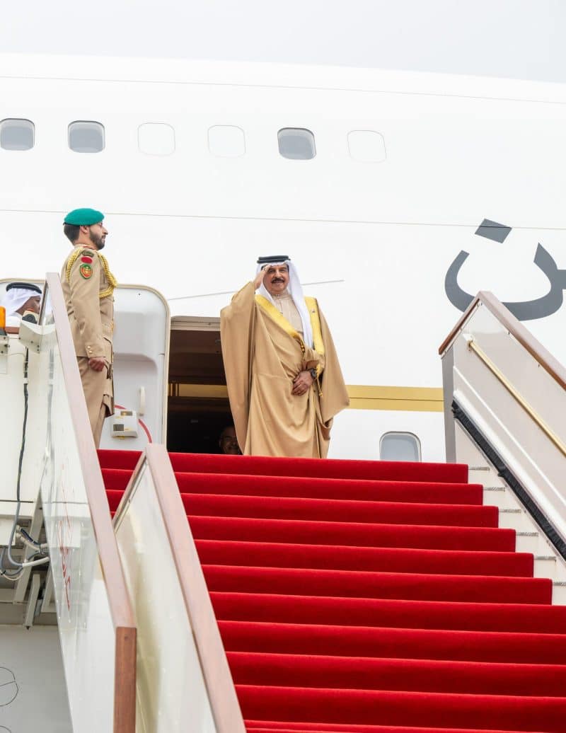جلالةُ السُّلطان المعظّم يودّع أخاه ملك البحرين
