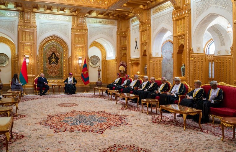 جلالةُ السُّلطان المُعظم ورئيسُ بيلاروس يعقدان جلسةَ مباحثات