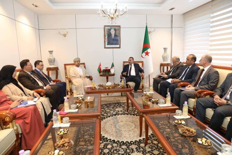 الجزائر: وزير النقل يستقبل سفير سلطنة عمان