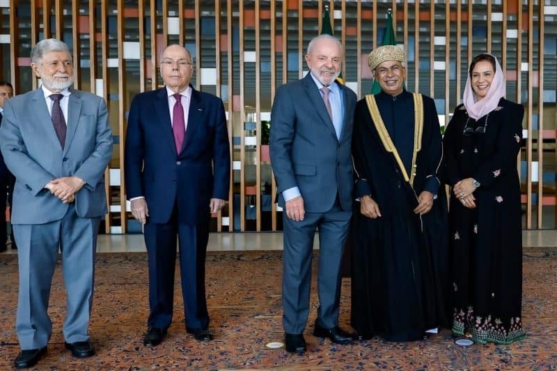 الرئيس البرازيلي يتسلم أوراق اعتماد سفير سلطنة عمان