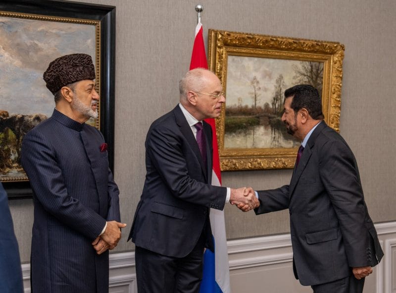 جلالةُ السُّلطان المعظّم يلتقي برئيسي مجلسي الشيوخ والنواب بهولندا