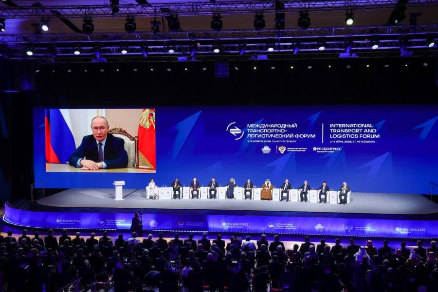 روسيا: السفير يشارك في المنتدى الدولي للنقل
